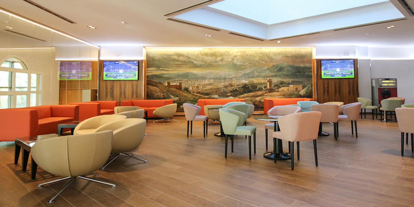 Lobby Bar